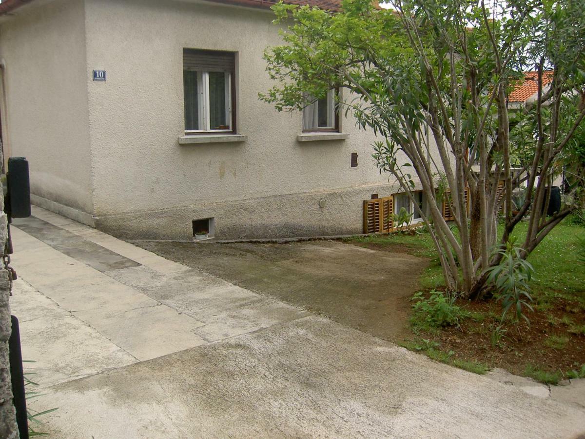 Appartement Apartman Thea à Opatija Extérieur photo