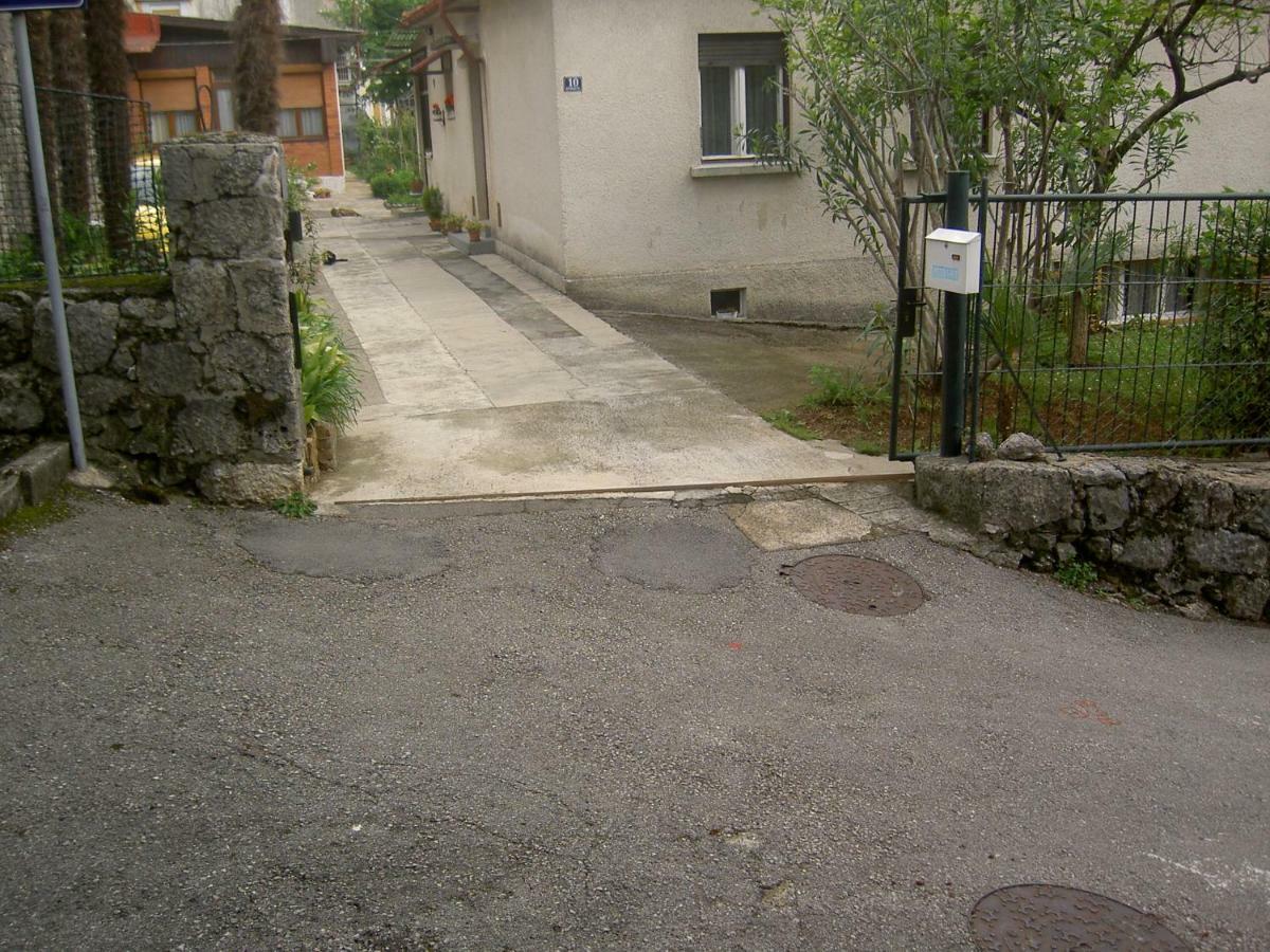 Appartement Apartman Thea à Opatija Extérieur photo